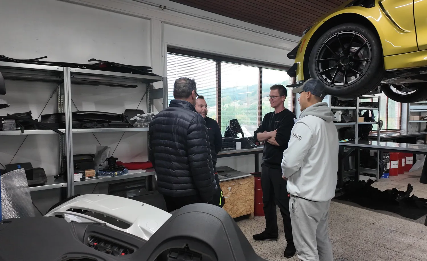 Professionelle Motorsport-Werkstatt